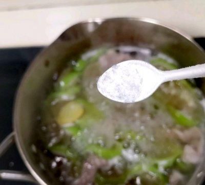 教你做丝瓜滑肉汤，好吃不腻，每次做的都不够吃