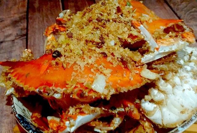 螃蟹好吃的做法，大厨说3招清洗好螃蟹，鲜嫩多汁才好吃
