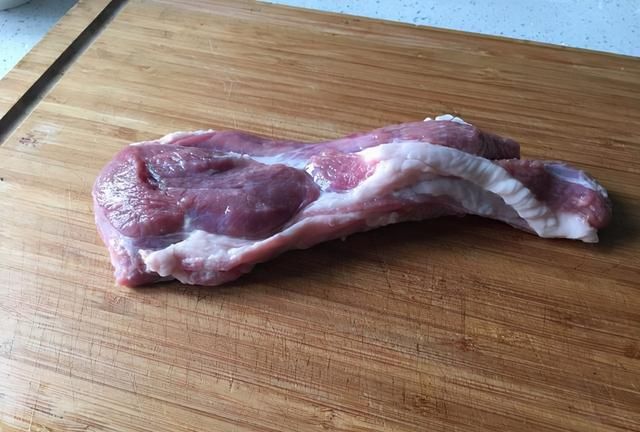羊肉串怎么腌制，烤出来才好吃？教你一个商用配方，用料精确到克
