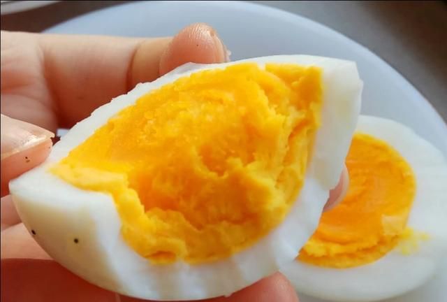 鸡蛋要煮多久最好剥壳？图1