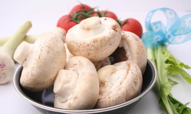 新鲜蘑菇怎么做好吃 新鲜蘑菇煮多久可以熟