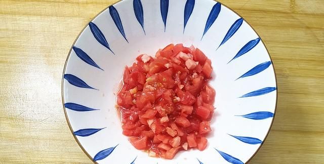 简单快手的番茄酸汤面，5分钟搞定，酸爽开胃，一碗下肚真舒服