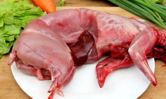 秋天少吃鸡鸭鱼肉多吃兔肉，营养健康，随手一炒，滋补美味
