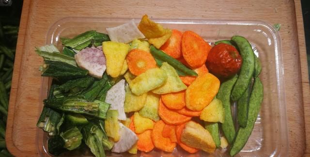 冻干果蔬成零食“新宠”，它们能代替真的果蔬吗？