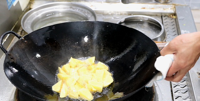土豆怎样做最好吃？分享5种不同的做法，鲜香味美，顿顿吃光盘