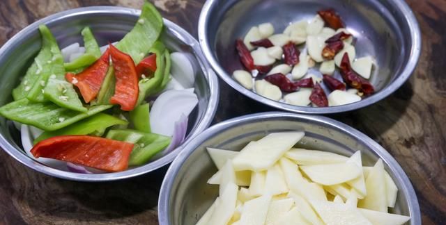 土豆怎样做最好吃？分享5种不同的做法，鲜香味美，顿顿吃光盘
