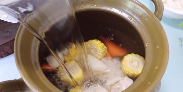 广东人爱喝的一锅秋季靓汤，详细正宗做法，我家一周喝3天，真香