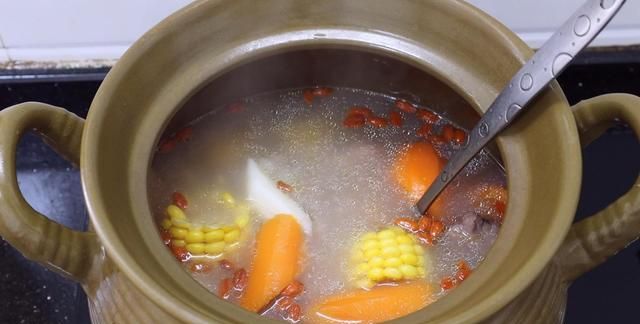 广东人爱喝的一锅秋季靓汤，详细正宗做法，我家一周喝3天，真香