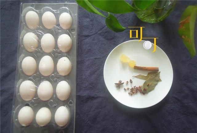 第一次吃鸽子蛋，这样烧鲜香入味，营养价值高，花点功夫也值得