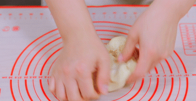 正宗自制绿豆饼「宝宝辅食」做法，最关键的是一学就会