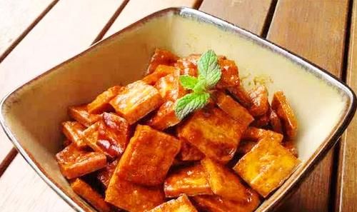 卤豆腐干家常制作方法，滋味香浓筋道好吃，是烹饪、下酒的好食材