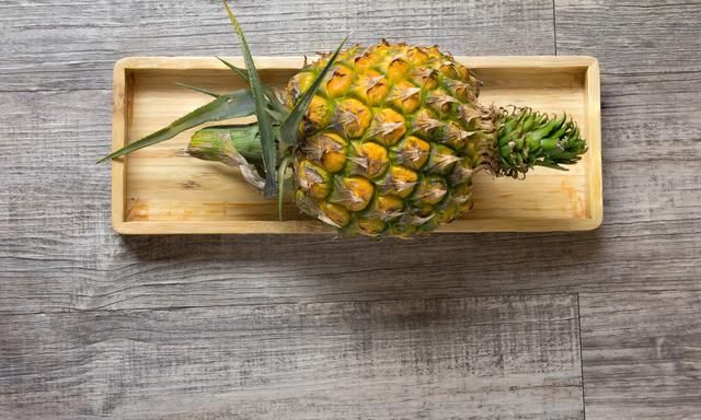 菠萝为什么一定要用盐水泡？营养师告诉你，原因竟然这么简单！
