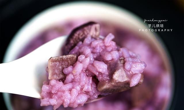 天冷了，家人最爱紫薯粥，做法简单软糯香甜，每天一碗暖身又苗条