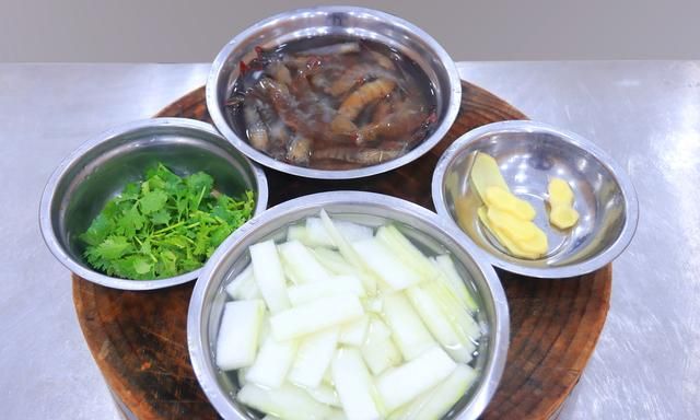 只需三步，在家就能做虾仁冬瓜汤，用料很简单，全程只需十分钟