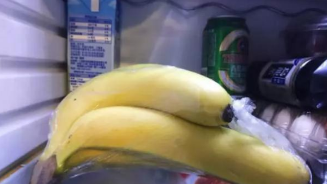 买回来香蕉没熟怎么办？卖水果大哥教我一招，用它催熟简单又方便