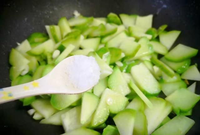 佛手瓜最好吃的做法，清脆清爽清口，每周至少吃5次，营养美味