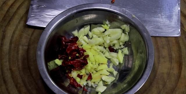 红烧冬瓜怎么做，学会这个做法，做出的冬瓜比肉还下饭，简单好吃