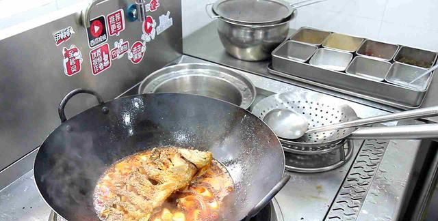 厨师长教你做地道的红烧鱼，教程详细，简单实用，一学就会