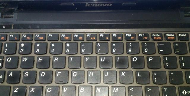笔记本的小键盘关不了的方法，你试过这个情况没有？