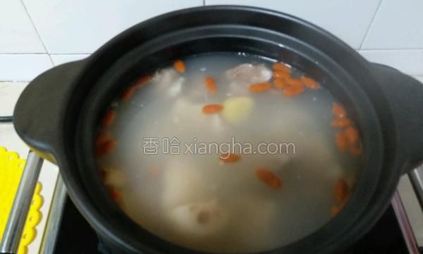 莲藕薏米排骨汤，玉米莲藕排骨汤的做法图5