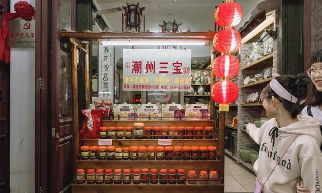 这3样特产被誉为潮州三宝，在广东潮州古城满街叫卖，到底是啥？