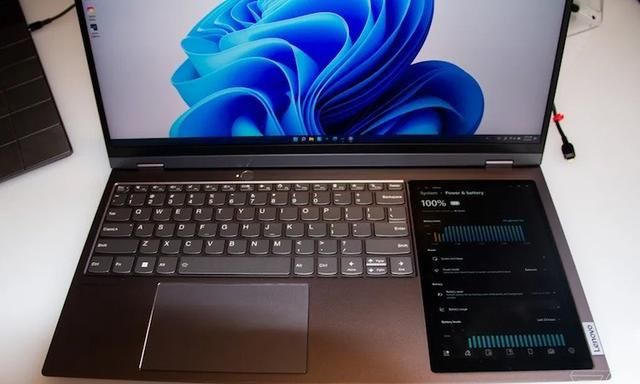 联想推出两个屏幕的笔记本电脑ThinkBook Plus Gen 3