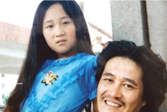 赵本山的四个孩子：球球成网红，赵玉芳已嫁人，大儿子去世26年