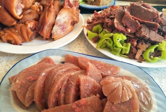 河北赵县有一款叫焖子的小吃滋味非常鲜美，端上桌就光盘