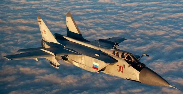 中美俄最快战机时速：美4100公里，俄3900公里，中国呢？