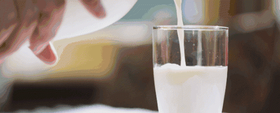 牛奶什么时候喝最好？鲜牛奶与常温奶有什么不同？听听药师怎么说