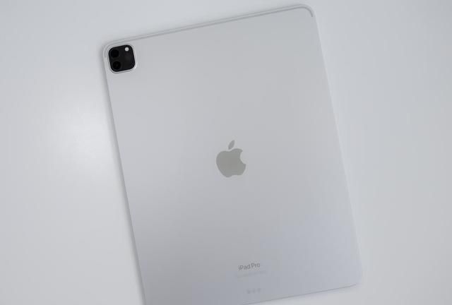 苹果iPad Pro 2022使用体验报告：性能独一档，生产力缓缓进化