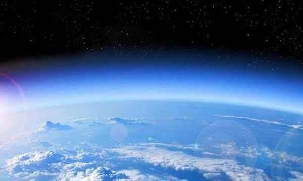 地球大气层厚度是多少？