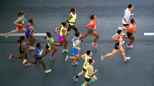 10公里跑多久能跑半马,跑10公里和半马的人身体素质区别
