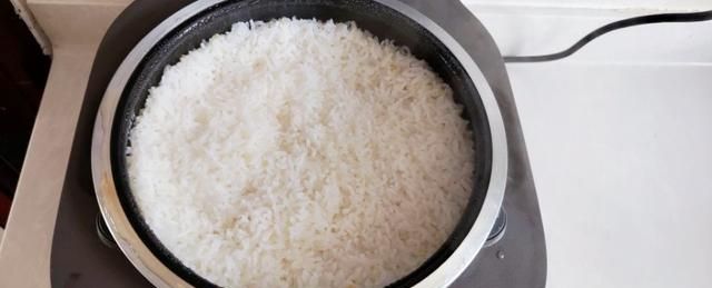 做香喷喷的米饭原来如此简单！苏泊尔远红外电饭煲做贴心小助手