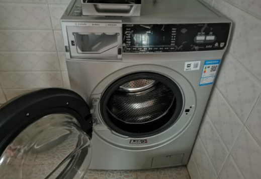 小天鹅滚筒洗衣机测评：衣物细菌全消灭，高端也能有高性价比？