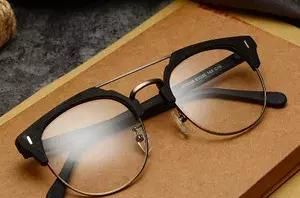 你知道怎样选择合适自己的眼镜框吗？