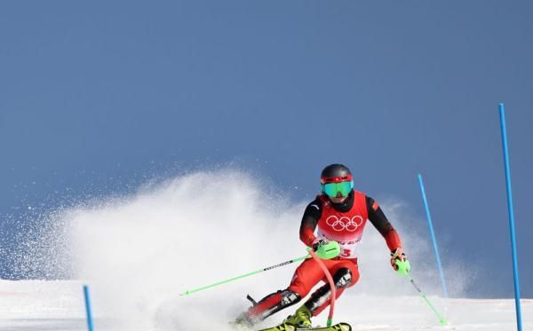 北京冬奥会·高山滑雪｜施特罗尔茨获男子全能冠军 中国选手完赛创历史最好成绩
