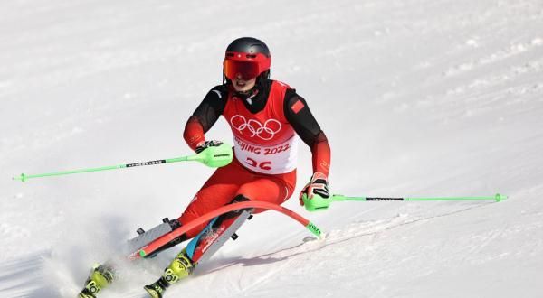 北京冬奥会·高山滑雪｜施特罗尔茨获男子全能冠军 中国选手完赛创历史最好成绩