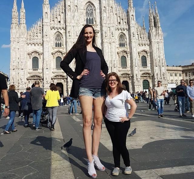 她是世界第一长腿小姐，腿长132厘米，样貌漂亮却没人敢娶