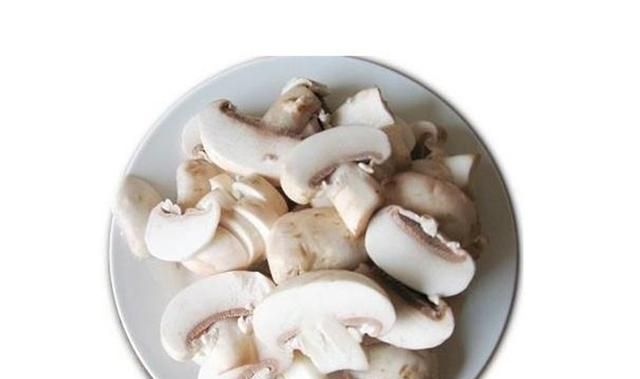 蘑菇鹌鹑蛋的做法是什么?(蘑菇鸡片)图6