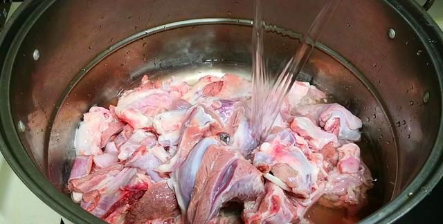 单县羊肉汤的正宗做法简单好喝,单县大锅羊肉汤的做法及配料图2