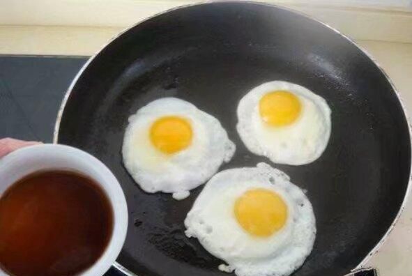 煎鸡蛋怎么做图2