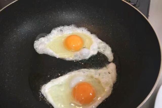 煎鸡蛋怎么做图4
