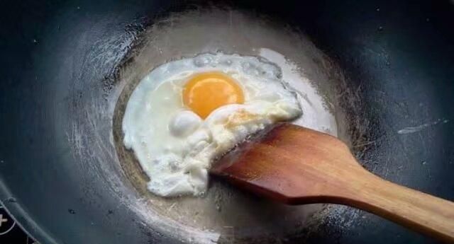 煎鸡蛋怎么做图5