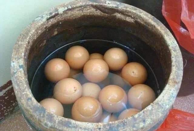 腌咸鸡蛋怎么做法最好吃图9