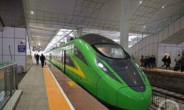 走，带你“登上”重庆东环铁路首发列车！从重庆北站坐火车16分钟到江北机场