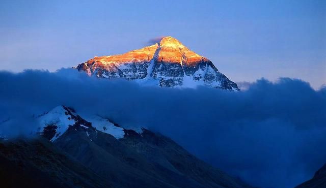 珠穆朗玛峰为什么长期有雪图1