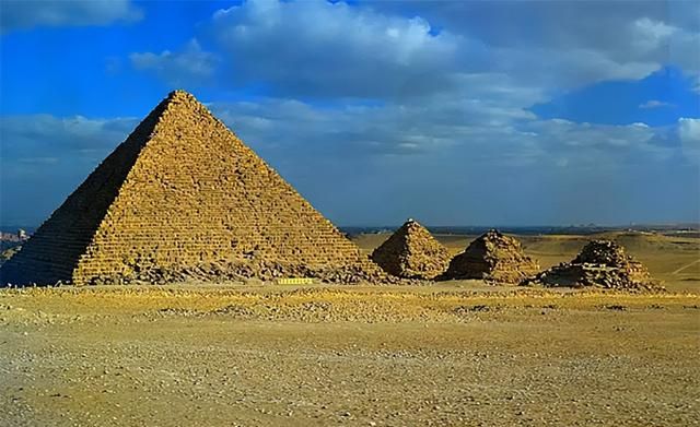 古埃及人为什么要建造金字塔？