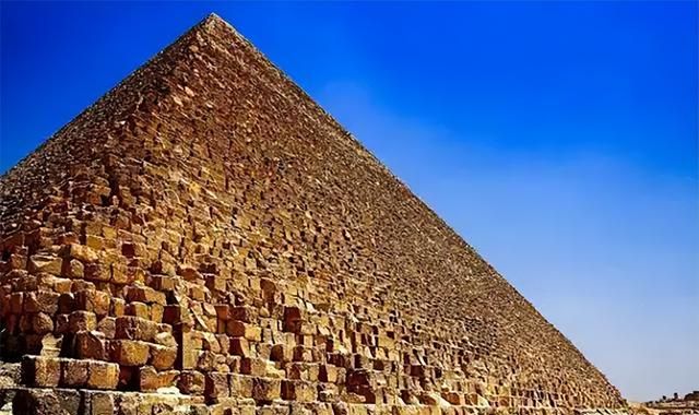 古埃及人为什么要建造金字塔？