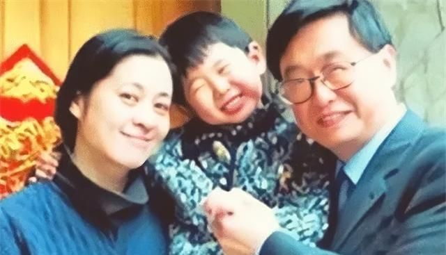 倪萍前夫王文澜近况：被爆抛弃患先天性病的儿子，今69岁至今未婚